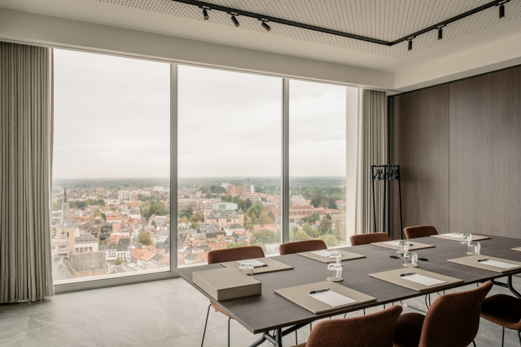 Stylish Master Oak Commands Attention in Upscale 4-Star Hotel